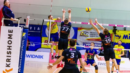 Pewna wygrana PZL Leonardo Avii Świdnik we własnej hali