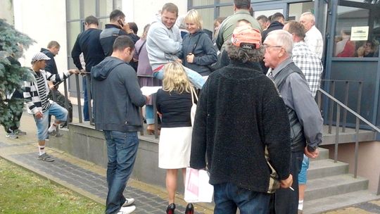 Piaski. Awantura o miejsca na targowisku. Kupcy zbojkotowali licytację