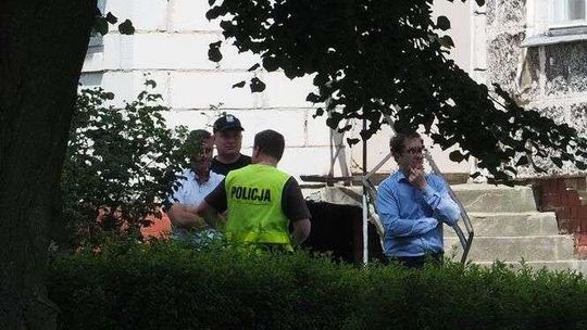 Piaski Szlacheckie: Znaleziono ciała trzech osób w domu. Zatrzymane dwie osoby