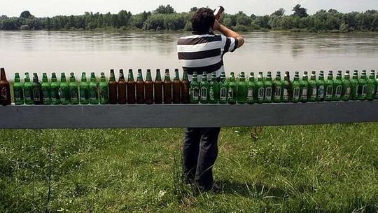 Picie w plenerze nie wszędzie karalne