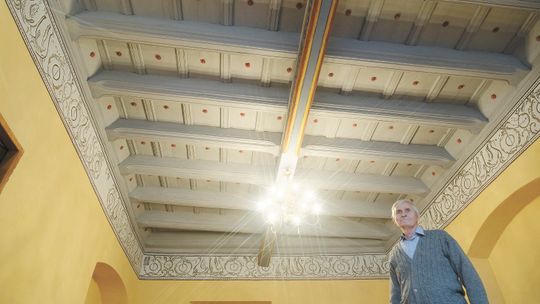 Piękna historia nad głową mieszkańców kamienicy przy Rynku 6 w Lublinie