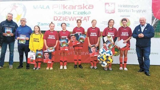 Piękne boisko wyznacza standardy, teren wokół przeraża. To drugie ma się zmienić