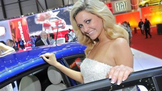 Piękne kobiety z salonu Genewa 2012 (zdjęcia)