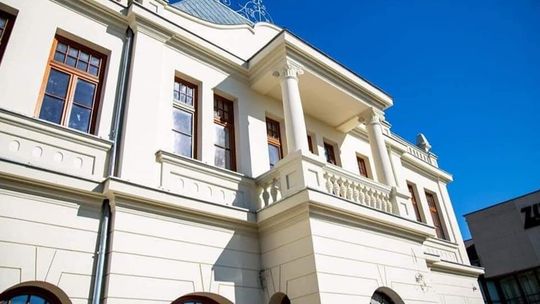 Pięknie z zewnątrz i od środka. Kiedy otwarcie Hrubieszowskiego Centrum Dziedzictwa?
