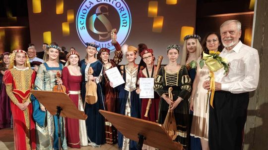 Pięknie zagrały i wygrały złotą harfę