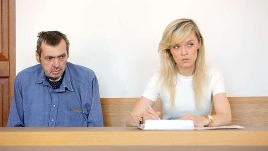 Pielęgniarka oskarżona o wyłudzenie mieszkania od pacjenta chce ugody