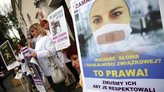 Pielęgniarki i ratownicy protestowali w Lublinie (zdjęcia)