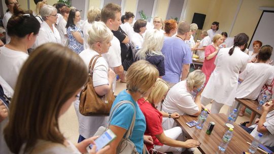 Pielęgniarki z SPSK4: "Czujemy się jak zbite psy!". Rozmowy bez efektów