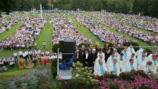 Pielgrzymi dotarli do Wąwolnicy. Tłumy na Placu Różańcowym [zdjęcia]