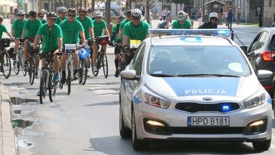 Pielgrzymka policjantów na Jasną Górę. Wyruszyli na rowerach