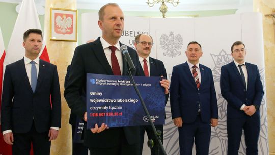 Pieniądze, jakich gminy dawno nie widziały. Tak podzielili 2,5 miliarda złotych