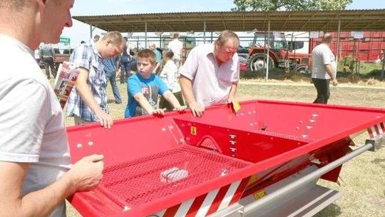 Pieniądze na modernizację gospodarstw. Rolnicy nie chcą budować, chcą kupować maszyny