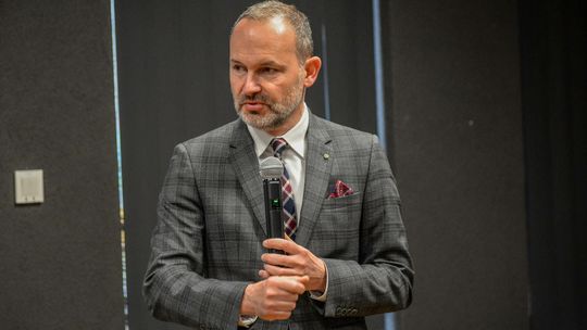 Pieniądze z UE jednak zagrożone? Lider PSL ostrzega i pokazuje list od wiceminister