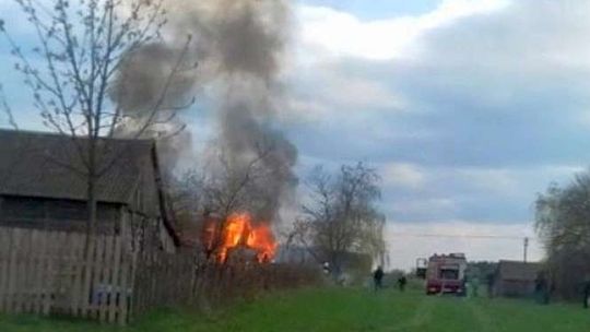Pieńki: Dolał benzyny do pieca, spłonął dom