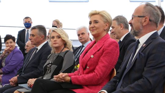 Pierwsza dama na otwarciu DPS-u w Żyrzynie [zdjęcia]