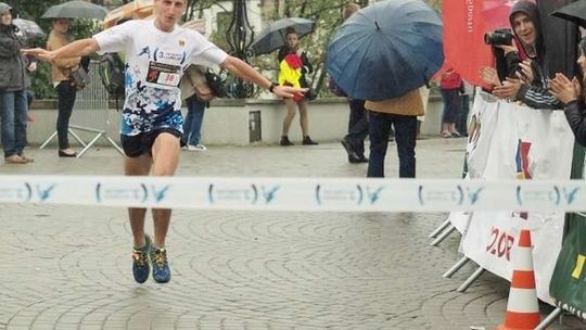 Pierwsza Dycha do Maratonu: Spod Zamku wystartowało 1181 osób (zdjęcia, wideo)