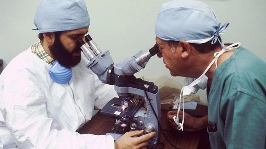 Pierwsza ofiara koronawirusa w Europie. Zakażonych jest już ponad 67 tys. osób