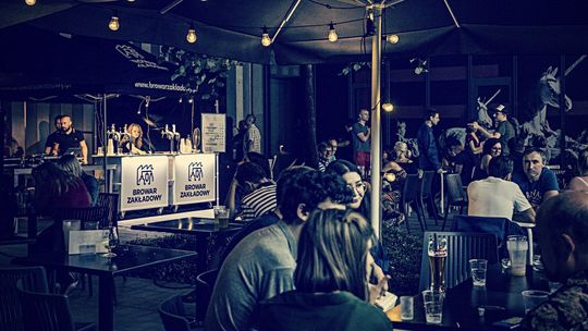 Pierwsze urodziny Wielokranu Browaru Zakładowego. Impreza na patio