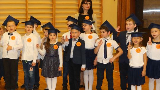 Pierwszoklasiści z SP nr 5 w Lublinie uroczyście ślubowali [zdjęcia]