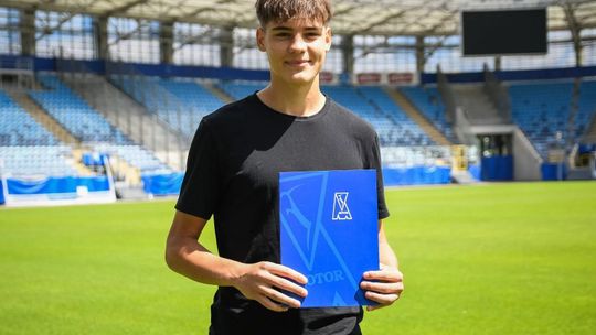 Pierwszy profesjonalny kontrakt dla wychowanka Motoru