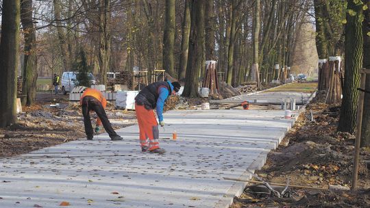 Pierwszy spacer w lubartowskim Parku Miejskim wczesną wiosną