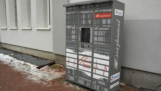 Pierwszy taki automat. Nie ma w nim ani słodyczy, ani napojów