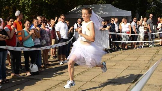 Pierwszy taki bieg w Polsce. W sukniach ślubnych