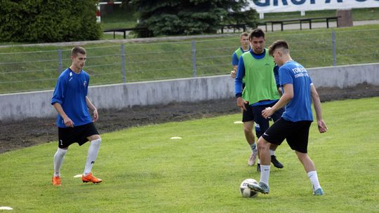 Pierwszy transfer Tomasovii, sparing z Kryształem na remis