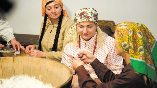 Pierzaki kumowskie. Dawny zwyczaj w Muzeum Wsi Lubelskiej [zdjęcia]