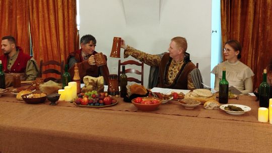 Pieśni, fraszki i treny... Biblioteka Miejska przygotowuje się na Narodowe Czytanie 2025