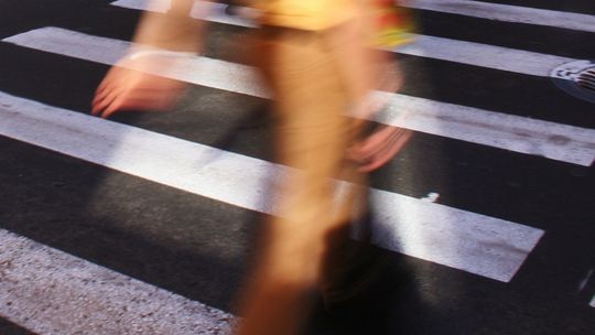 Pieszy pod kołami jeepa. Kto widział wypadek?