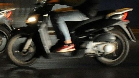 Pijana 15-latka z Poniatowej uciekała przed policją na kradzionym skuterze