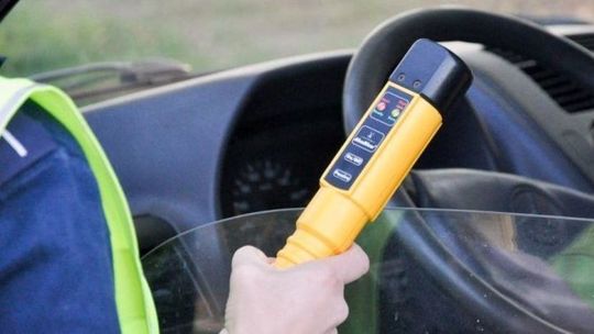 Pijana matka jechała samochodem z małym dzieckiem w środku