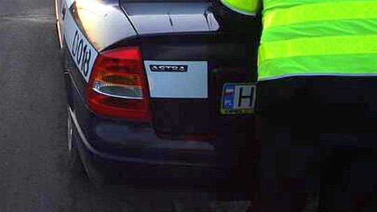 Pijana matka wiozła dziecko samochodem. Skończyła w rowie