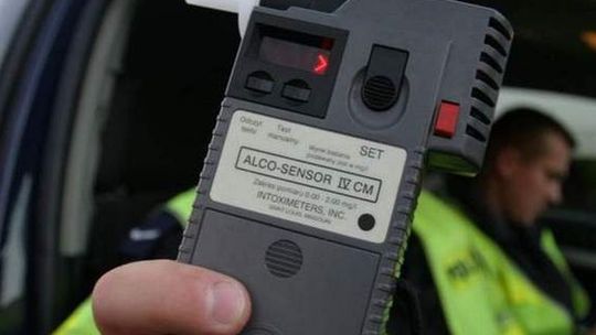 Pijana matka wiozła samochodem czwórkę swoich dzieci