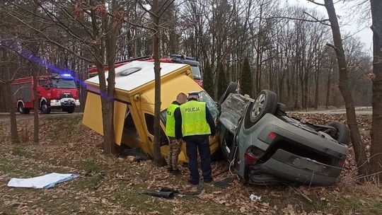 Pijana młodzież i dwa auta w rowie. Kto siedział za kierownicą?