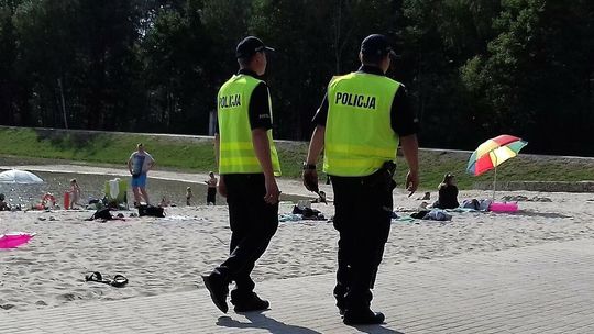 Pijani rodzice nad zalewem. Sprawa trafi do sądu rodzinnego 