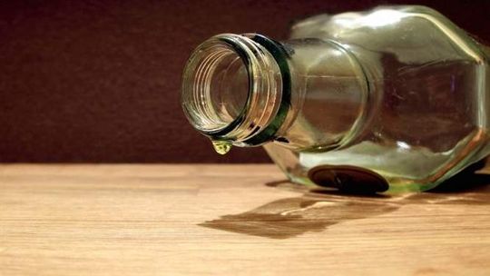 Pijani rodzice z małym dzieckiem