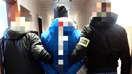 Pijany awanturnik z siekierą w dłoni groził śmiercią