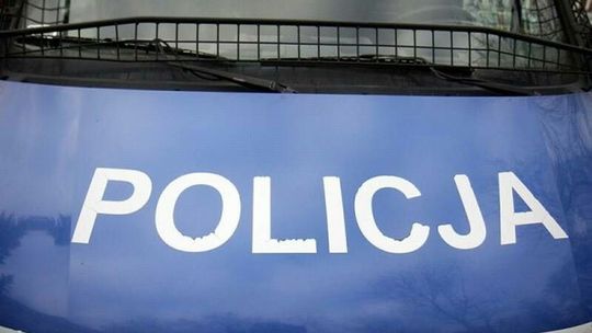 Pijany kierowca uderzył w cmentarne ogrodzenie. Zginęła jego matka