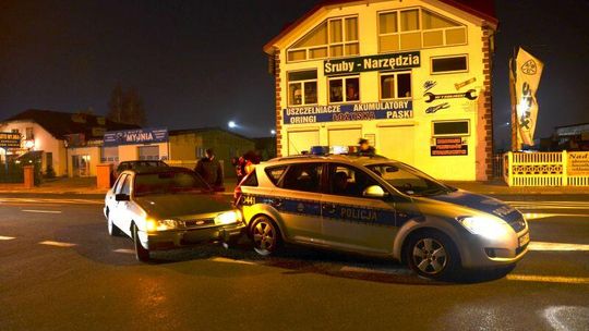 Pijany kierowca wjechał w policyjny radiowóz