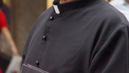 Pijany ksiądz ze Szczebrzeszyna znowu za kierownicą. Miał stłuczkę i uciekł