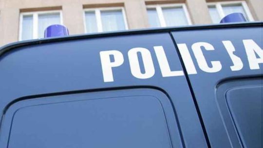 Pijany leżał na jezdni. Po potrąceniu wstał i chciał odejść