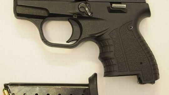 Pijany mężczyzna strzelał w centrum miasta