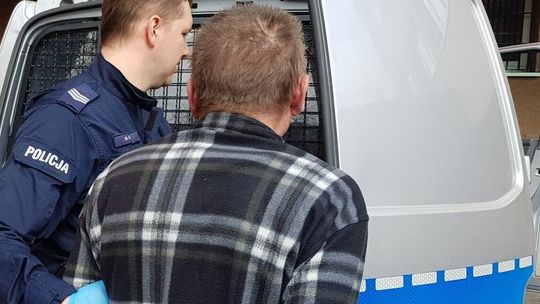 Pijany nożownik chciał wymusić alkohol. Tylko rozzłościł ekspedientkę 