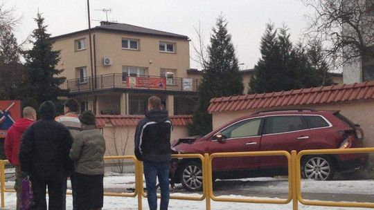 Pijany policjant spowodował wypadek. Czworo rannych