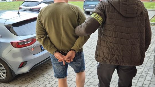 Pijany rzucił się na policjantów. Okazało się że był znany policjantom