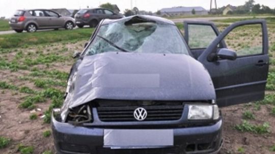 Pijany uciekał przed policją i wjechał do rowu. Zginął pasażer