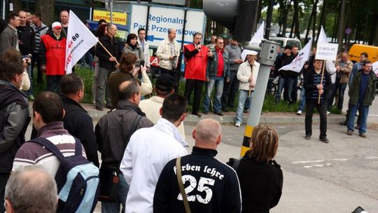 Pikieta przed PZL Świdnik. \"O wolne soboty i niedziele!” (zdjęcia)