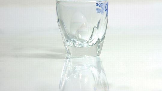 Pił z kolegą. Potem ukradł mu samochód i 20 tysięcy złotych